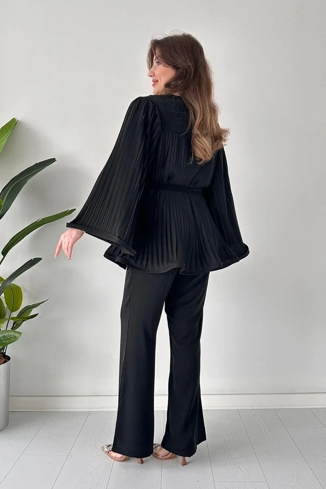 MITZY™ ELEGANT AND PLEATED SET